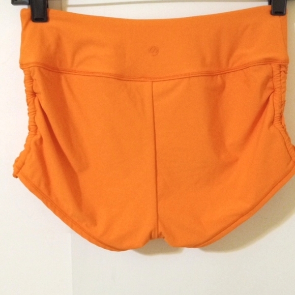 CRZ YOGA CORAL DRAWSTRING HIPSTER SWIM SHORTS SIZE XS NWT - Picture 3 of 5